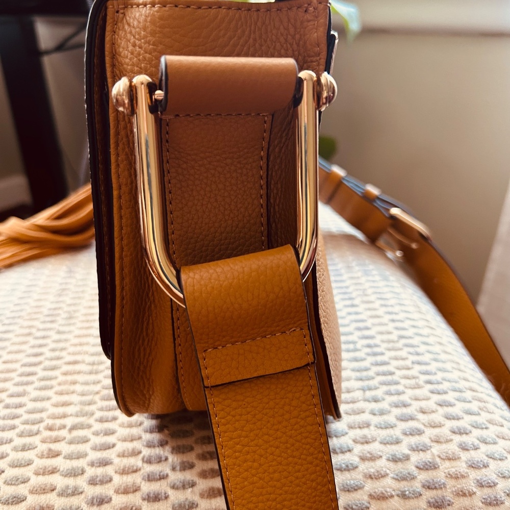 Vince Camuto leather shoulder/crossbody purse - Picture 9 of 9